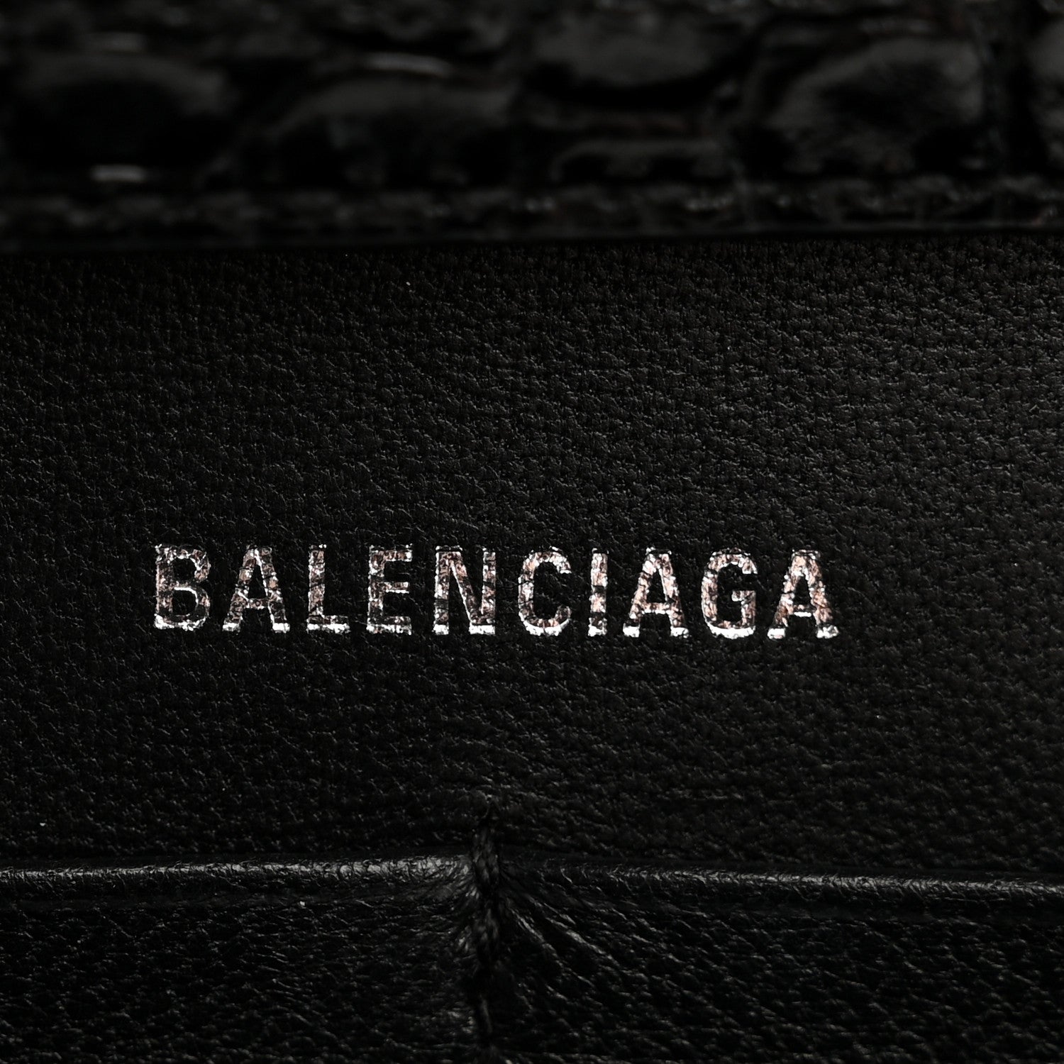Shiny Calfskin Monochrome Crocodile Embossed Hourglass Chain Bag Black