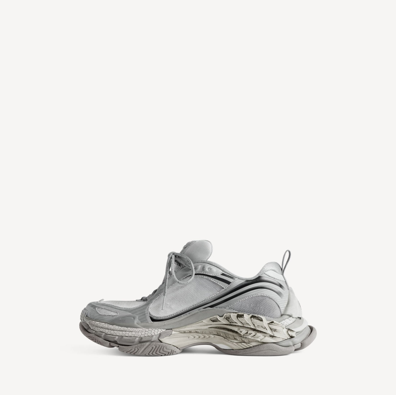 BALENCiAGA Triple S.2